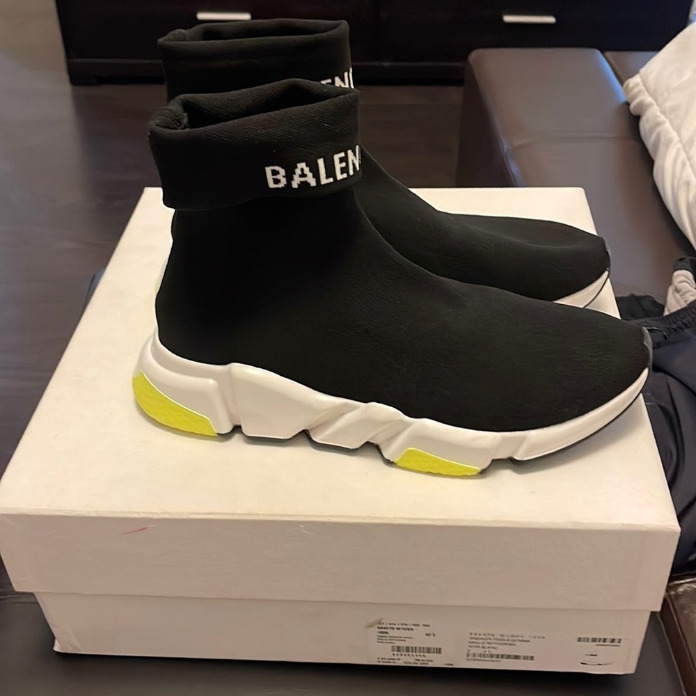 vnds worn twice balenciaga speed size 42eu 9/9.5 us
